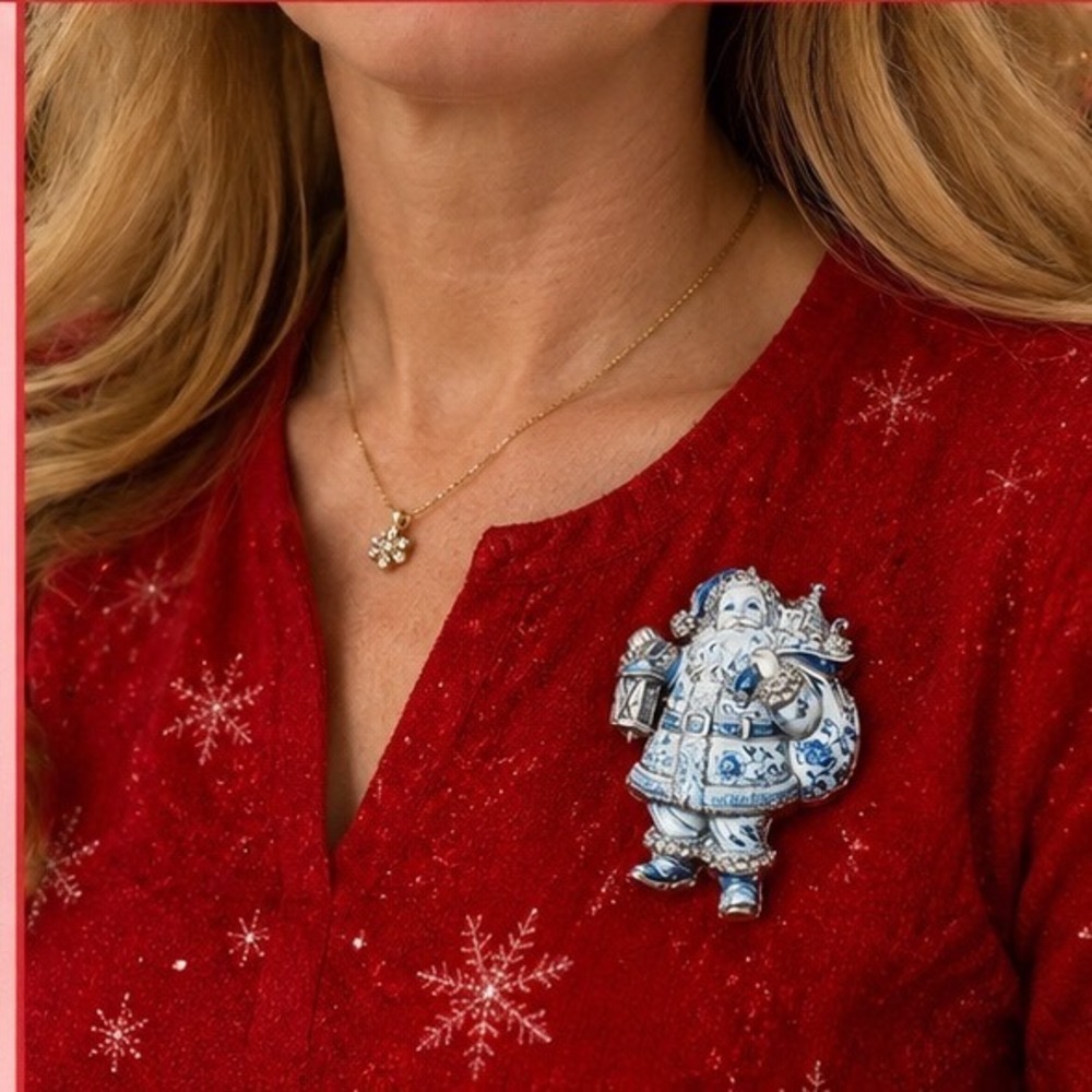 Chinoiserie Santa Claus Brooch Enamel Christmas Pin Gold Tone rhinestone accents